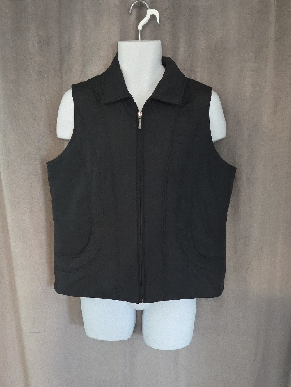 Northern Reflections Size Large Black Zip-Front Women's Vest